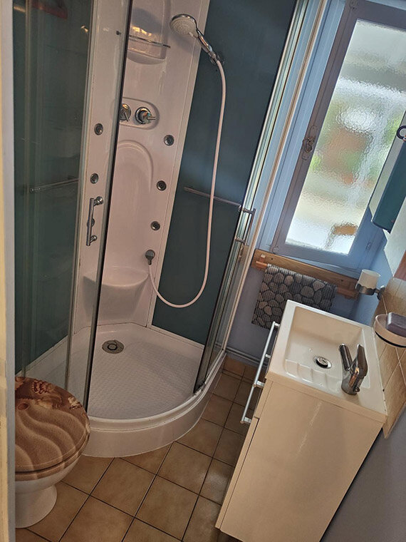 Badezimmer mit Duschkabine – Ferienhaus Egypte 7 Ost, Euronat