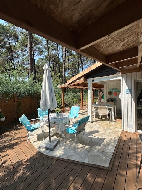 Überdachte Terrasse mit Sonnenschirm – Ferienhaus Egypte 9 West, Euronat