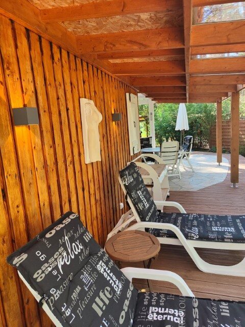 Terrasse mit Liegestühlen – Ferienhaus Egypte 9 West, Euronat