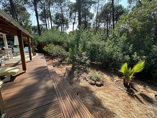 Holzterrasse und Garten – Ferienhaus Egypte 9 West, Euronat